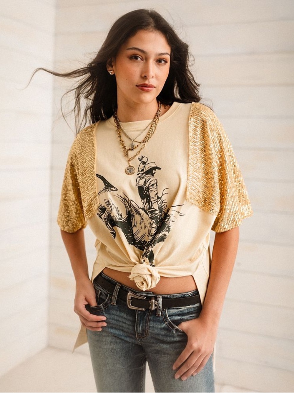 Buckle Sterling & Stitch Cream Rodeo Cowboy Sequin Slide Slit T-Shirt, Size XL